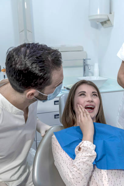 Best Weekend Emergency Dentist in Mangonia Park, FL